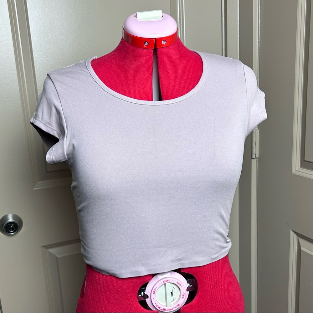 Never worn gymshark mauve nude baby tee